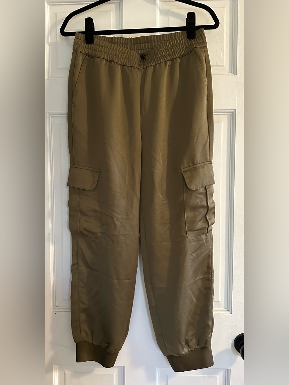 Banana Republic Olive Satin Feel Cargo Pants Jogger Casual Utility Style Small